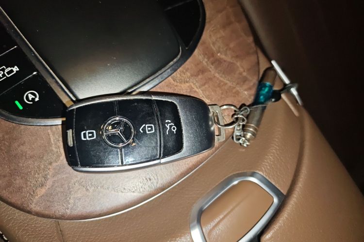 Used Mercedes-Benz GLS 2023 Refreshed GLS 450 4MATIC Luxury Edition Vehicle Key