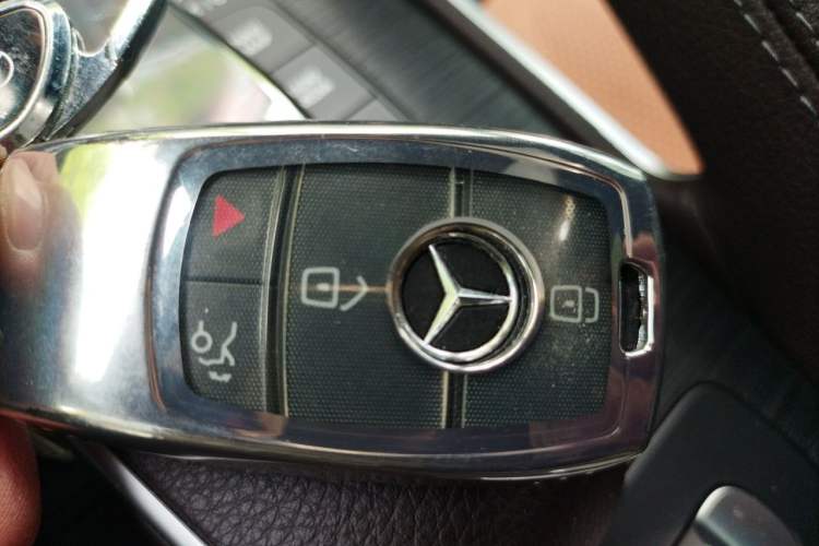 Used Mercedes-Benz GLS  Vehicle Key