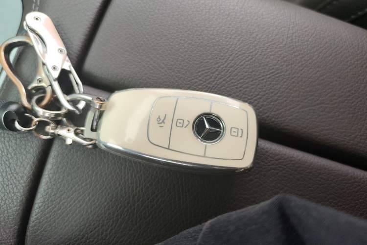 Used Mercedes-Benz GLS 2023 Second Facelift GLS 450 4MATIC Stylish Version Vehicle Key