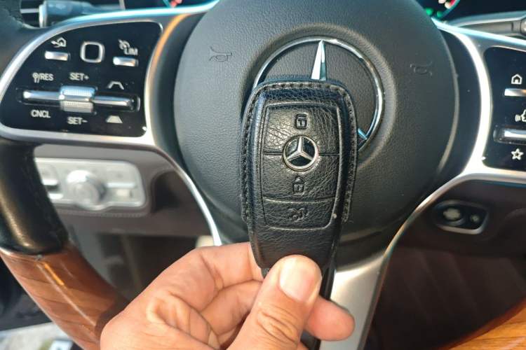 Used Mercedes-Benz GLS 2023 GLS 450 4MATIC Luxury Model Vehicle Key