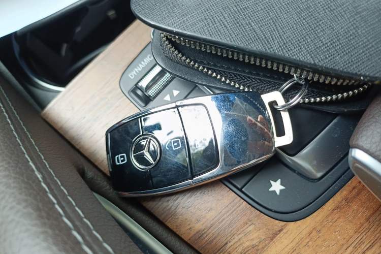 Used Mercedes-Benz GLS 2023 GLS 450 4MATIC Luxury Model Vehicle Key
