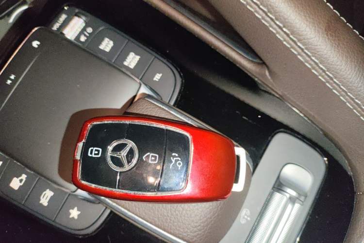 Used Mercedes-Benz GLS 2023 Second Facelift GLS 450 4MATIC Stylish Version Vehicle Key