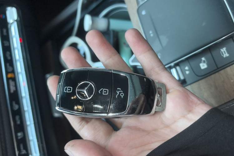 Used Mercedes-Benz GLS 2023 GLS 450 4MATIC Luxury Model Vehicle Key