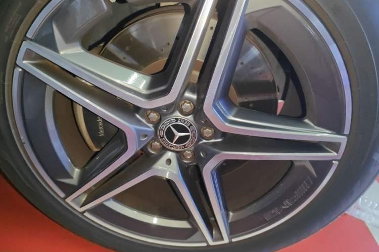 Used Mercedes-Benz GLS 2023 GLS 450 4MATIC Stylish Model Right Front Wheel Hub