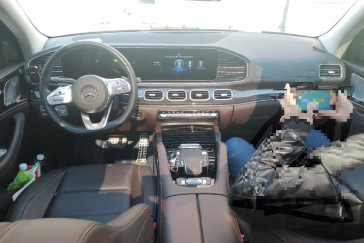 Used Mercedes-Benz GLS 2023 GLS 450 4MATIC Stylish Model Center Console