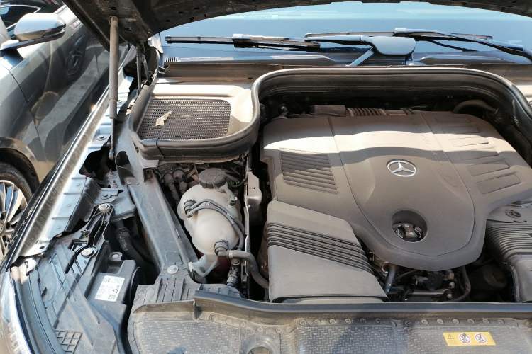 Used Mercedes-Benz GLS 2023 GLS 450 4MATIC Stylish Model Engine Bay Right