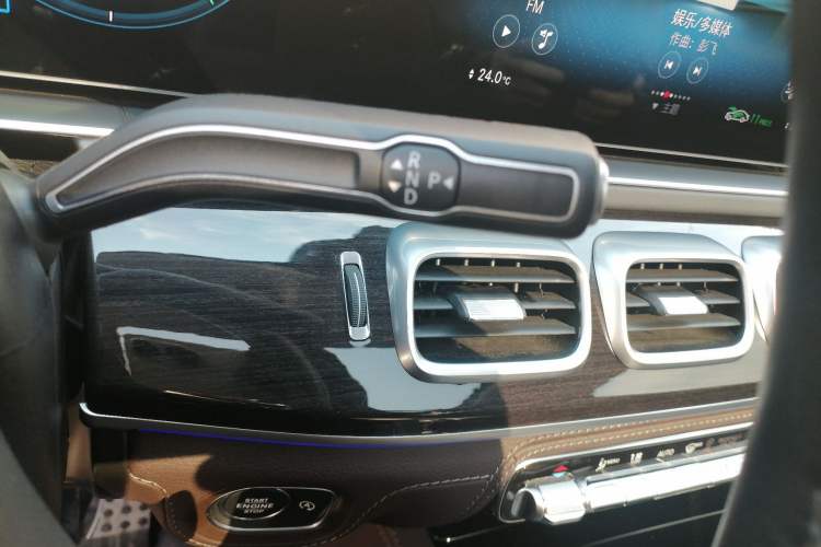 Used Mercedes-Benz GLS 2023 GLS 450 4MATIC Stylish Model Gear Lever