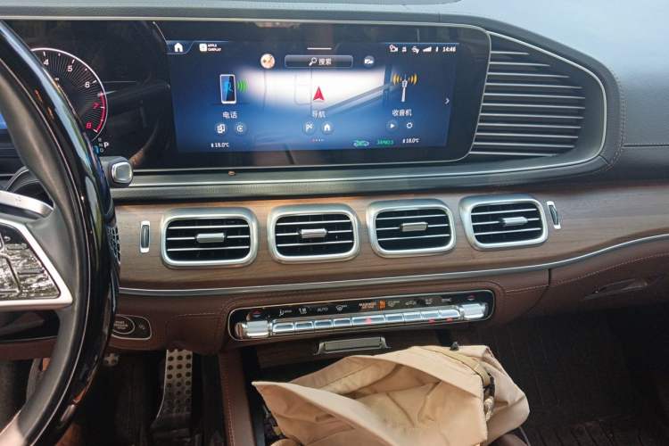Used Mercedes-Benz GLS 2024 GLS 450 4MATIC Luxury Model Audio And AC Panel