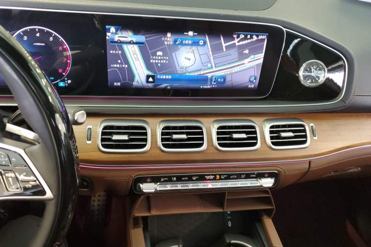 Used Mercedes-Benz GLS 2024 GLS 450 4MATIC Luxury Model Audio And AC Panel