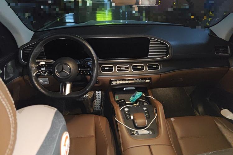 Used Mercedes-Benz GLS 2024 GLS 450 4MATIC Stylish Model Center Console
