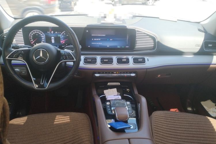 Used Mercedes-Benz GLS 2024 GLS 400 4MATIC Center Console