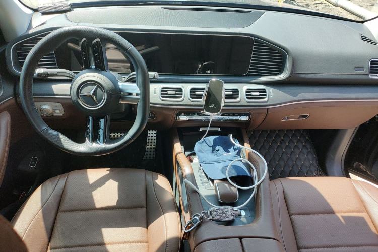 Used Mercedes-Benz GLS 2024 GLS 450 4MATIC Stylish Model Center Console