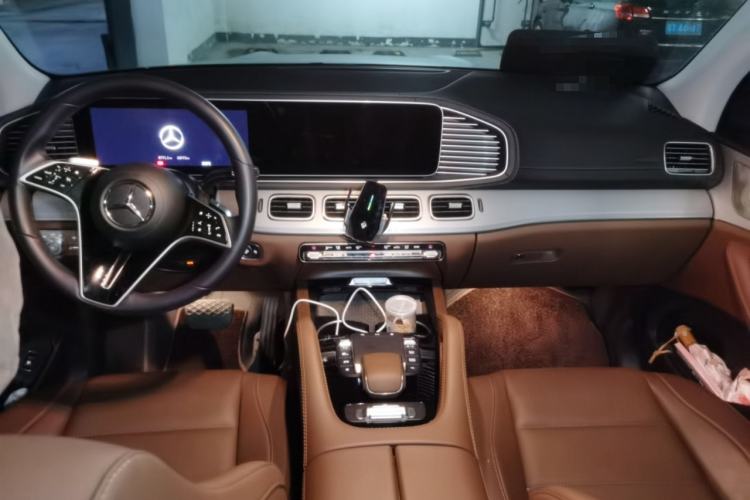 Used Mercedes-Benz GLS 2024 GLS 450 4MATIC Dynamic Edition Center Console