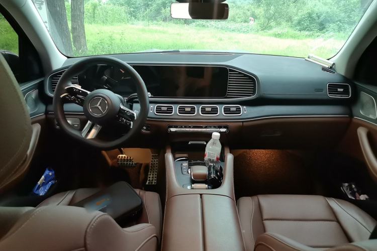 Used Mercedes-Benz GLS 2024 GLS 450 4MATIC Stylish Model Center Console