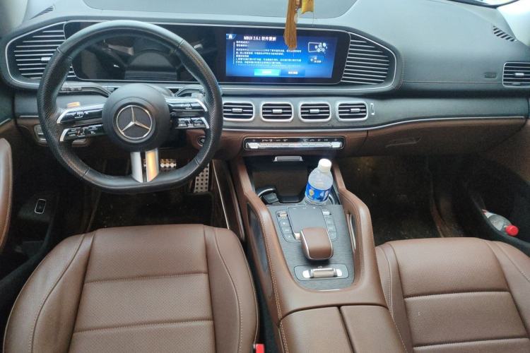 Used Mercedes-Benz GLS 2024 GLS 450 4MATIC Stylish Model Center Console