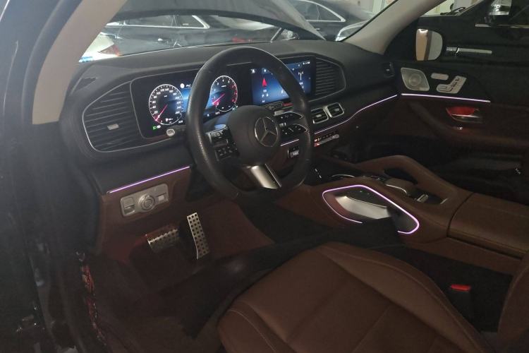 Used Mercedes-Benz GLS 2024 GLS 450 4MATIC Stylish Model Center Console