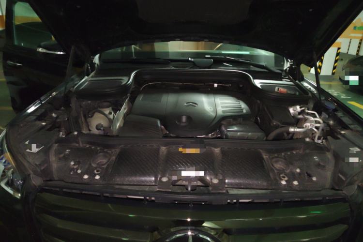 Used Mercedes-Benz GLS  Engine Bay