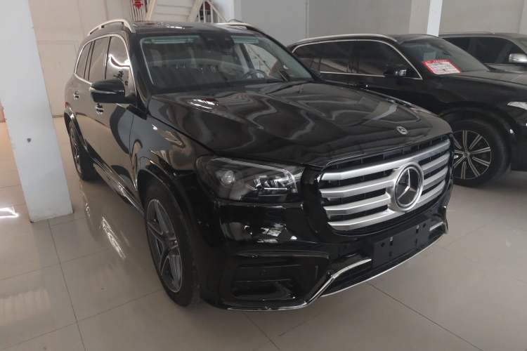 Used Mercedes-Benz GLS 2024 GLS 450 4MATIC Stylish Model Front Right 45 Deg