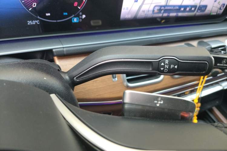 Used Mercedes-Benz GLS 2024 GLS 450 4MATIC Luxury Model Gear Lever