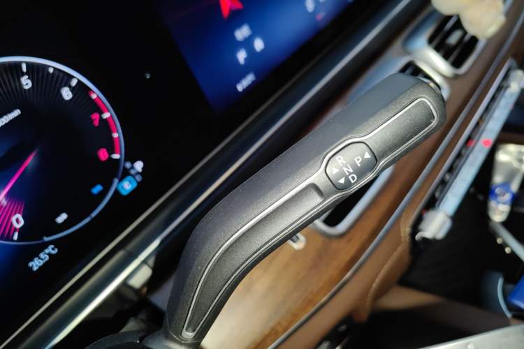Used Mercedes-Benz GLS 2024 GLS 450 4MATIC Luxury Model Gear Lever