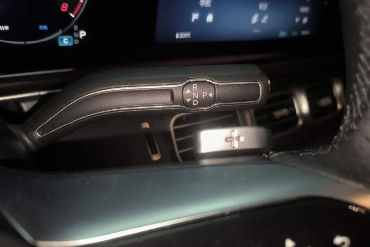 Used Mercedes-Benz GLS 2024 GLS 450 4MATIC Stylish Model Gear Lever