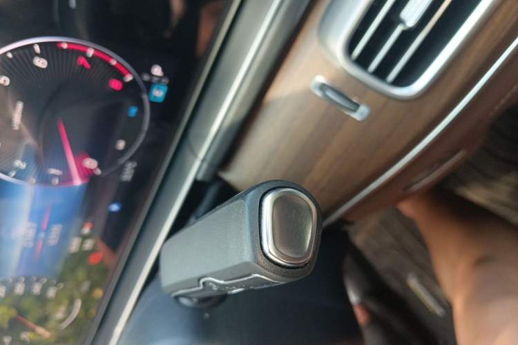 Used Mercedes-Benz GLS 2024 GLS 450 4MATIC Luxury Model Gear Lever