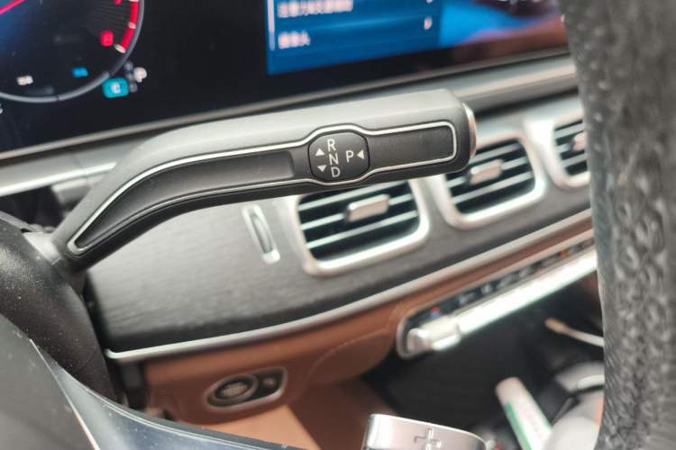 Used Mercedes-Benz GLS 2024 GLS 450 4MATIC Stylish Model Gear Lever