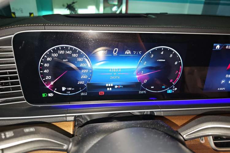 Used Mercedes-Benz GLS 2024 GLS 450 4MATIC Luxury Model Instrument Cluster