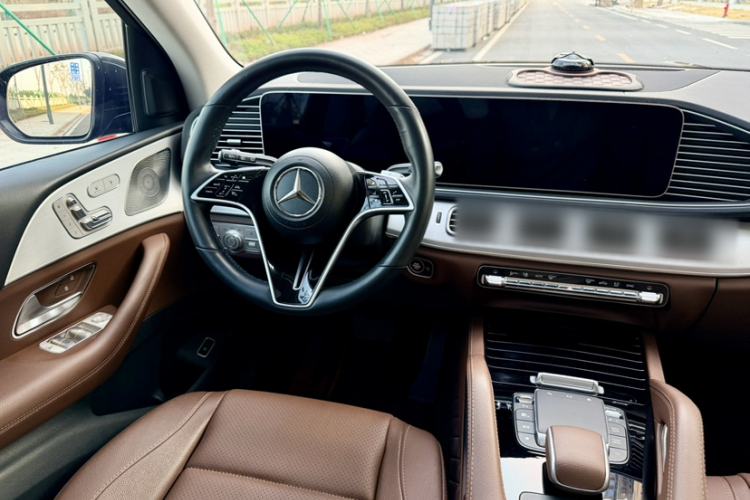 Used Mercedes-Benz GLS 2024 GLS 400 4MATIC Interior 3