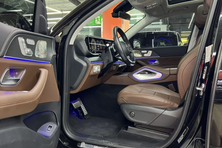 Used Mercedes-Benz GLS 2024 GLS 450 4MATIC Stylish Model Interior 5