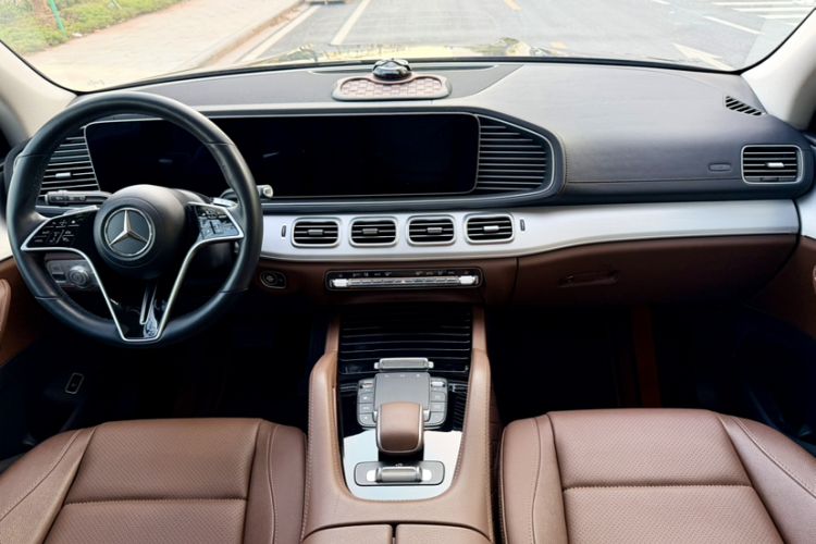 Used Mercedes-Benz GLS 2024 GLS 400 4MATIC Interior 8