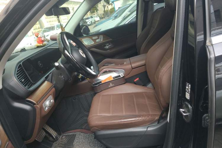 Used Mercedes-Benz GLS 2024 GLS 450 4MATIC Luxury Model Left Front Seat