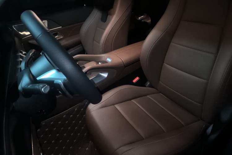 Used Mercedes-Benz GLS 2024 GLS 450 4MATIC Stylish Model Left Front Seat