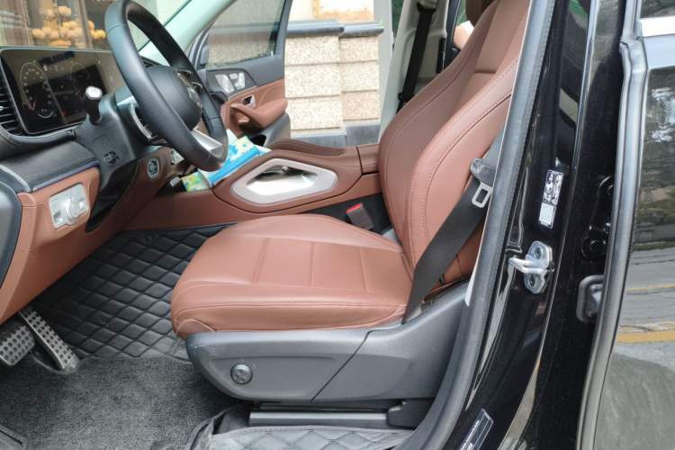 Used Mercedes-Benz GLS 2024 GLS 450 4MATIC Stylish Model Left Front Seat