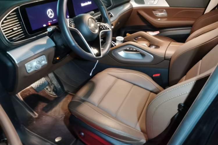Used Mercedes-Benz GLS 2024 GLS 450 4MATIC Dynamic Edition Left Front Seat