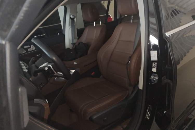 Used Mercedes-Benz GLS 2024 GLS 450 4MATIC Stylish Model Left Front Seat