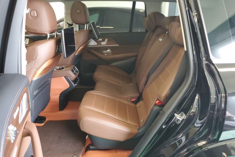 Used Mercedes-Benz GLS 2024 GLS 450 4MATIC Luxury Model Left Rear Seat