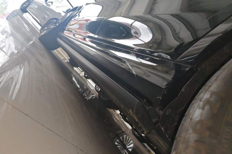 Used Mercedes-Benz GLS 2024 GLS 450 4MATIC Stylish Model Left Side Sill