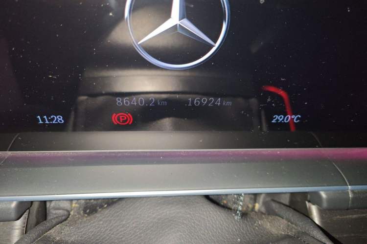 Used Mercedes-Benz GLS 2024 GLS 450 4MATIC Stylish Model Odometer Close Up