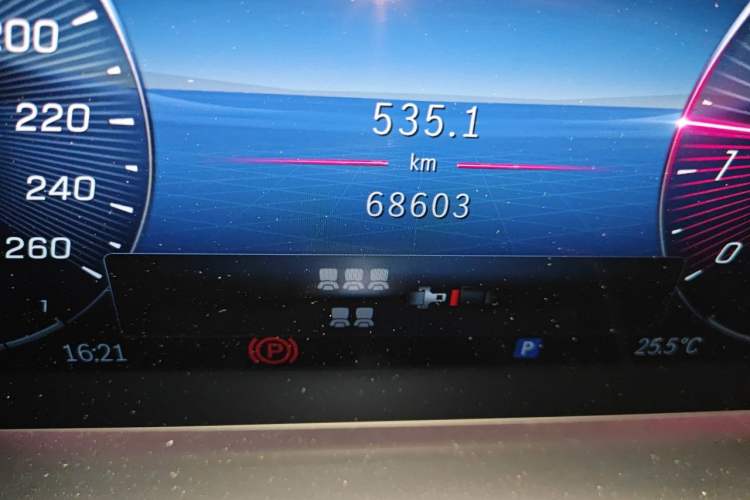 Used Mercedes-Benz GLS 2024 GLS 450 4MATIC Stylish Model Odometer Close Up