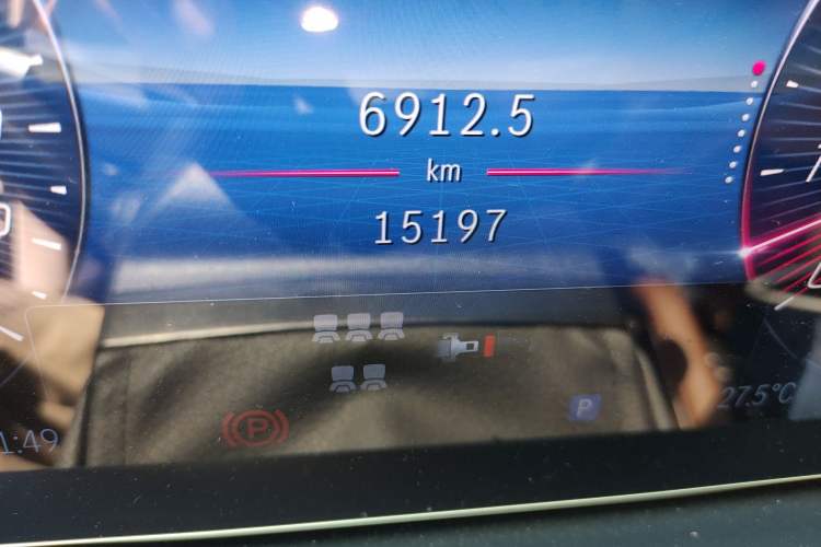 Used Mercedes-Benz GLS 2024 GLS 450 4MATIC Stylish Model Odometer Close Up