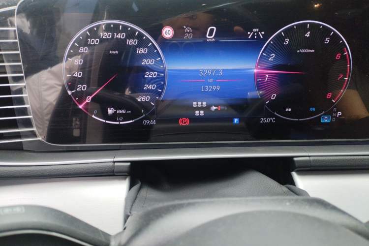 Used Mercedes-Benz GLS 2024 GLS 450 4MATIC Dynamic Edition Odometer Close Up