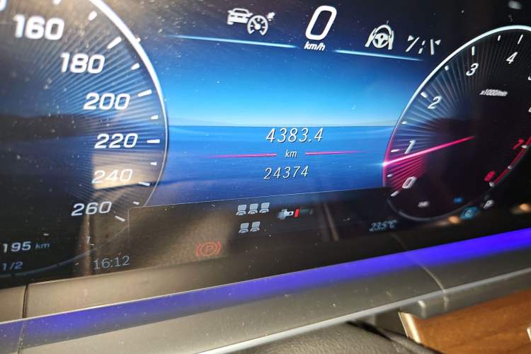 Used Mercedes-Benz GLS 2024 GLS 450 4MATIC Luxury Model Odometer Close Up