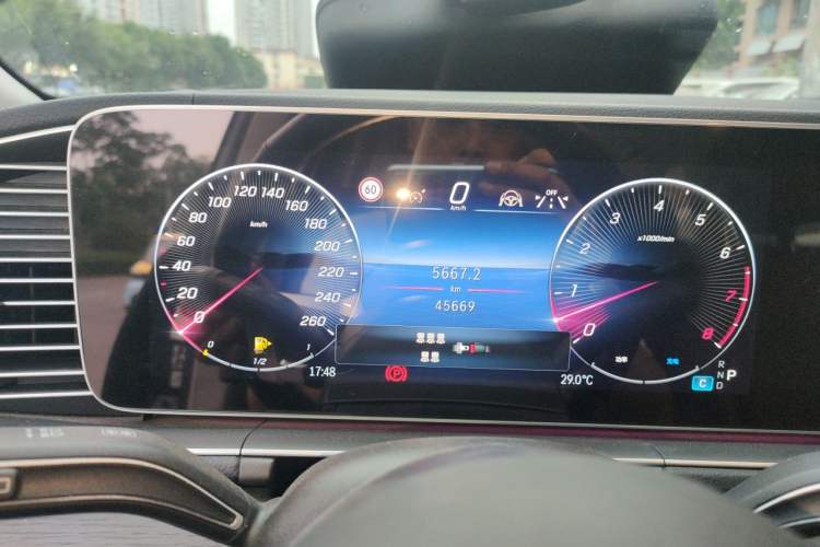 Used Mercedes-Benz GLS 2024 GLS 450 4MATIC Stylish Model Odometer Close Up