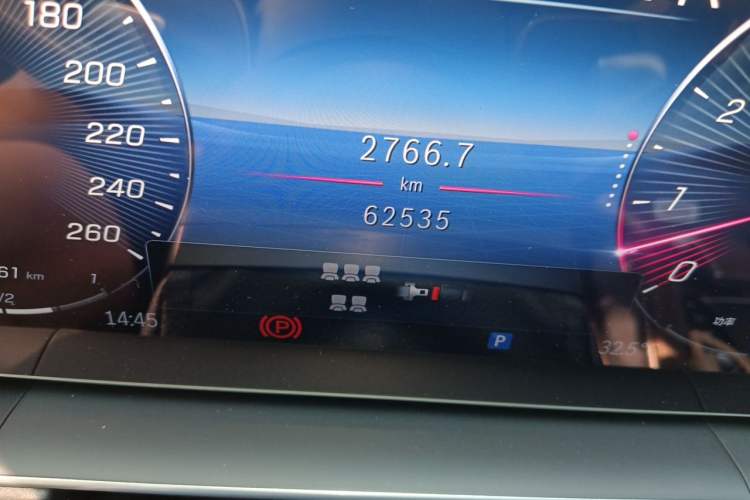 Used Mercedes-Benz GLS 2024 GLS 450 4MATIC Luxury Model Odometer Close Up