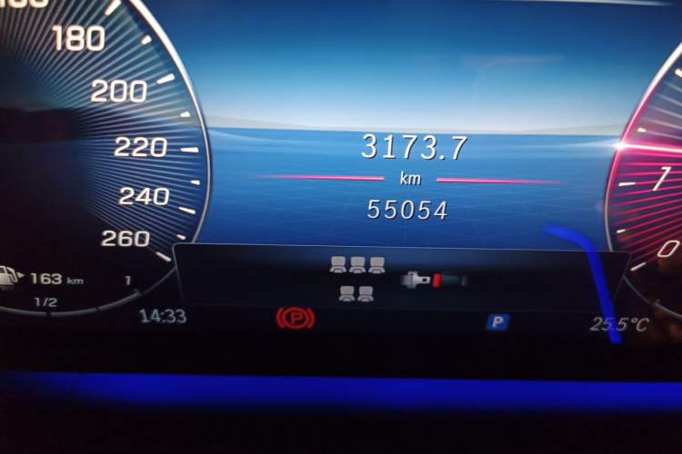 Used Mercedes-Benz GLS 2024 GLS 450 4MATIC Luxury Model Odometer Close Up