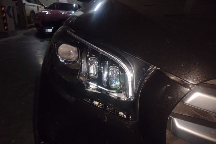 Used Mercedes-Benz GLS 2024 GLS 450 4MATIC Luxury Model Right Front Headlight