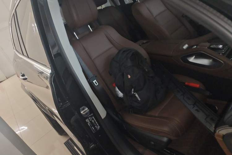 Used Mercedes-Benz GLS 2024 GLS 450 4MATIC Stylish Model Right Front Seat