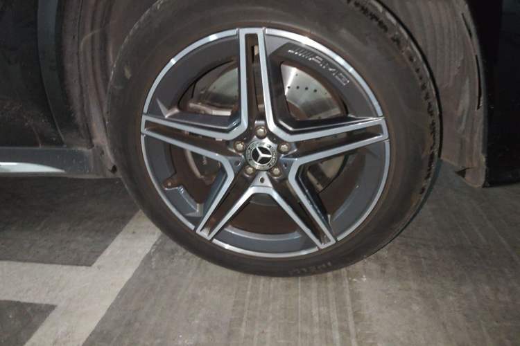 Used Mercedes-Benz GLS 2024 GLS 450 4MATIC Stylish Model Right Front Wheel Hub