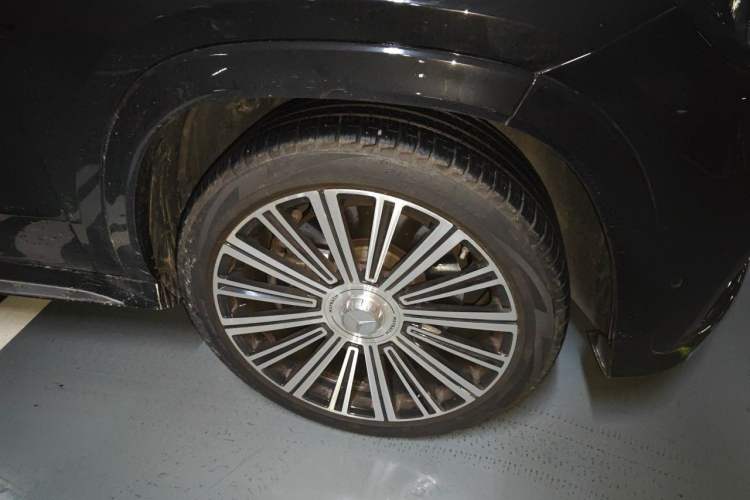 Used Mercedes-Benz GLS 2024 GLS 450 4MATIC Stylish Model Right Front Wheel Hub
